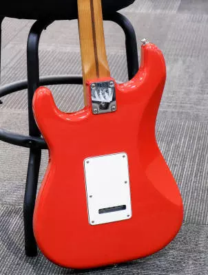 Fender - Limited Edition Player Stratocaster, Roasted Maple Fingerboard - Fiesta Red 2